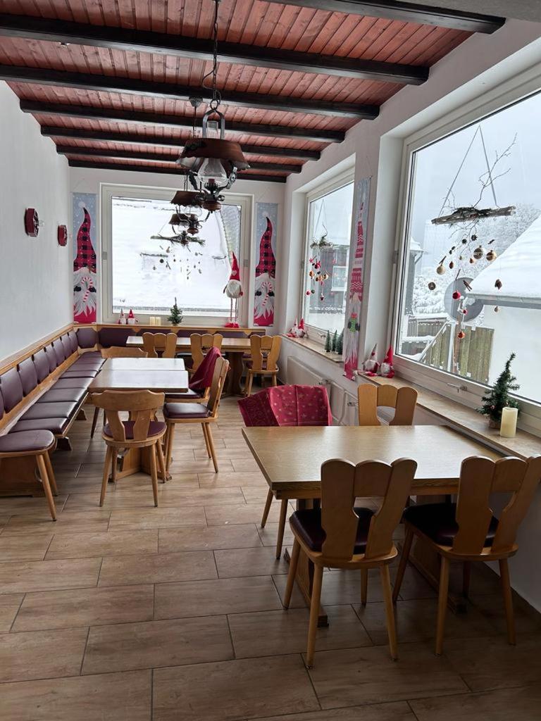 فيلا Ferienhaus Astenblick - Ideal Fuer Weihnachtsfeiern Und Familienfeiern Bietet Schlafplaetze Fuer Bis Zu 35 Personen وينتربرغ المظهر الخارجي الصورة
